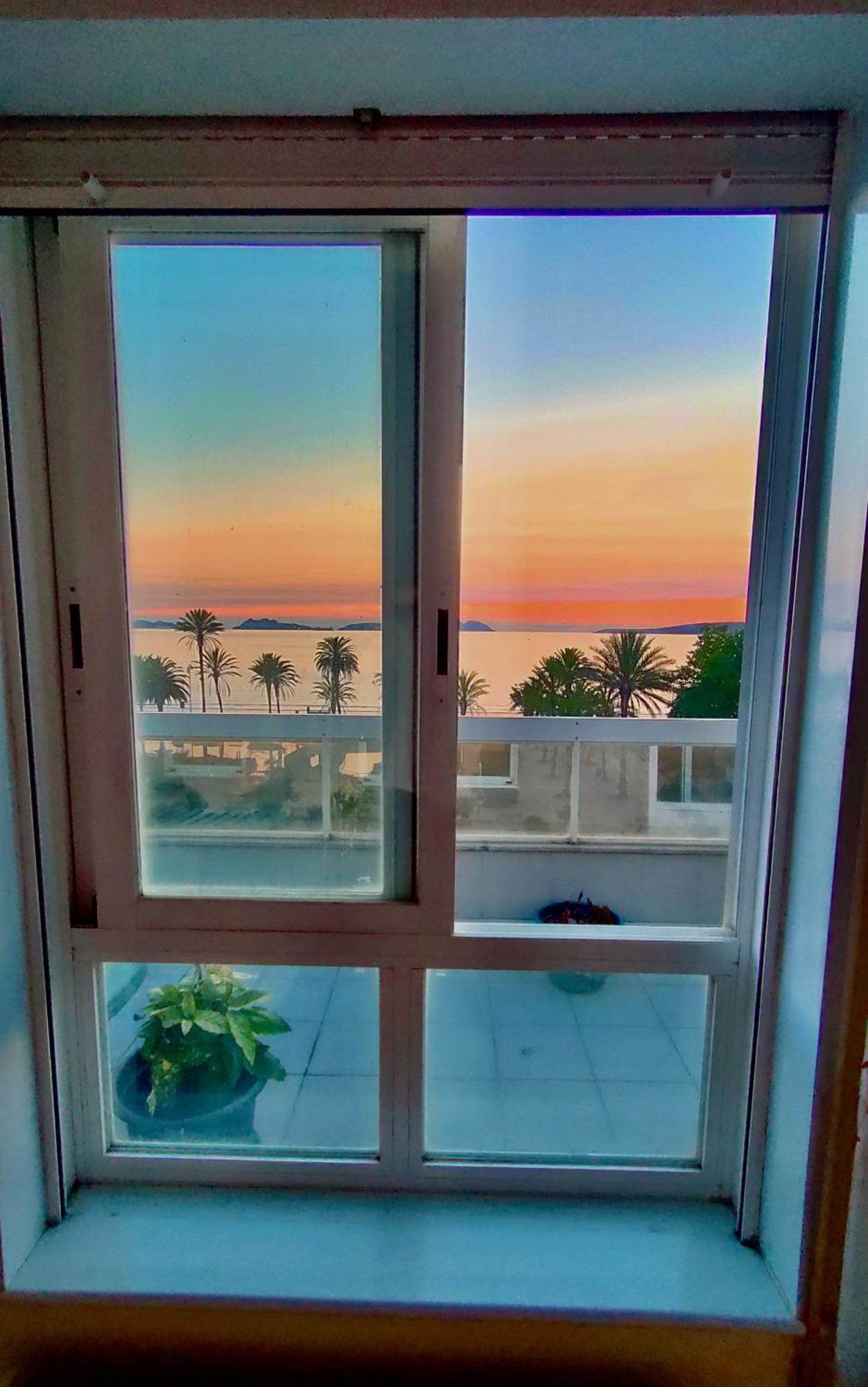 Samil Apartment, Primera Linea De Playa Con Wifi Y Garaje Vigo Exterior photo